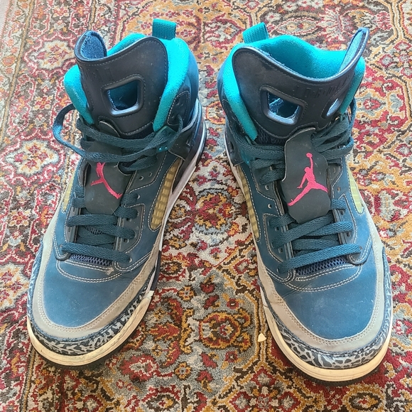 Air Jordan Spizikes - Picture 3 of 4